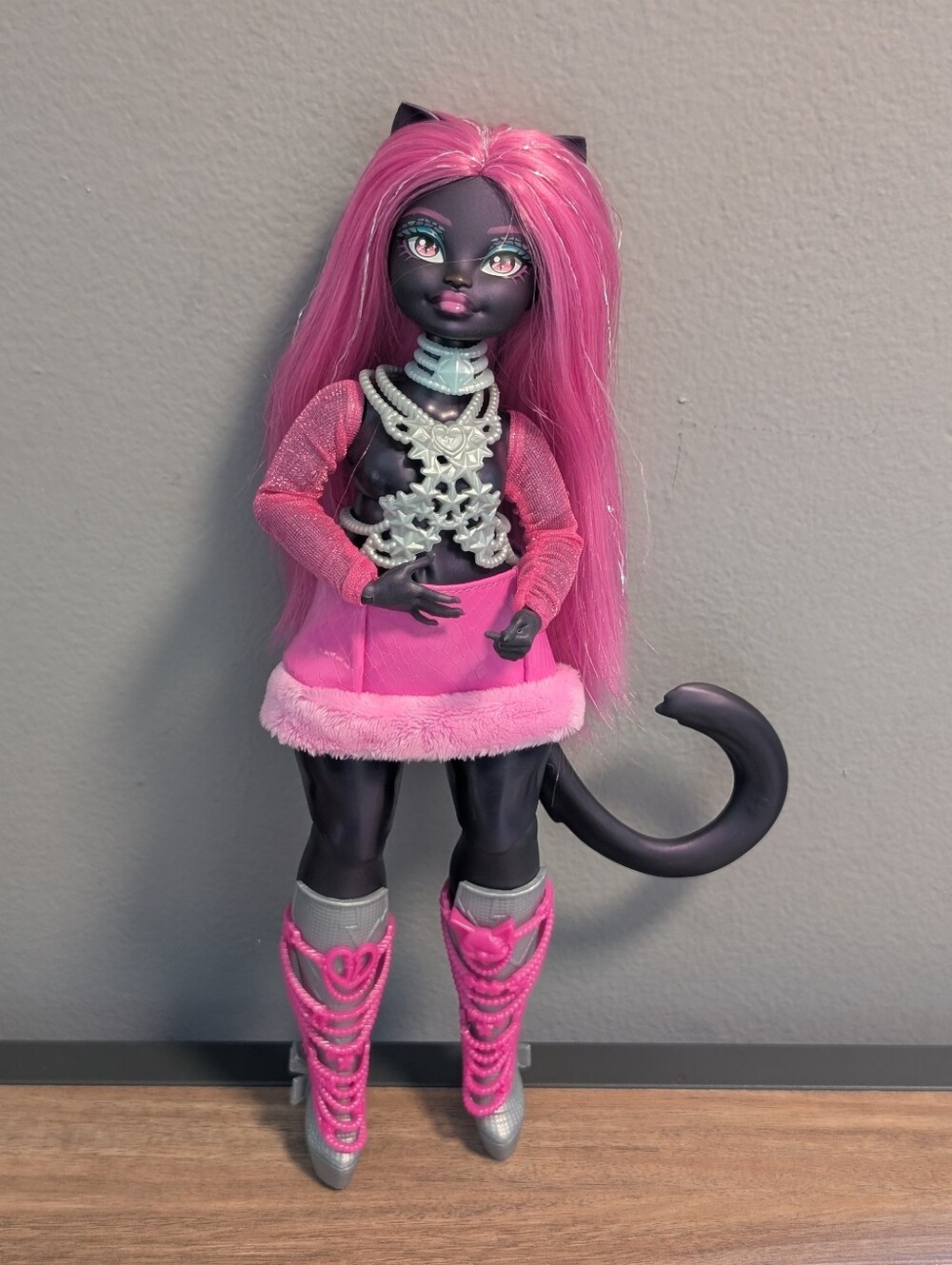 Monster High G3 core Catty Noir Doll Skulltimate Secrets Pink Hair Mattel Loose